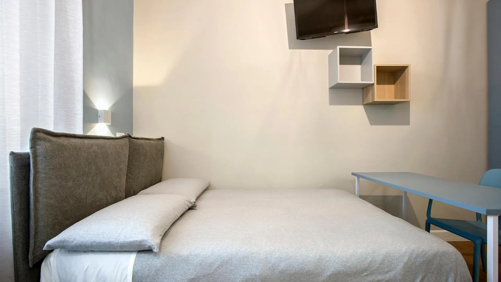 Raven Color Hotel Rome Italy