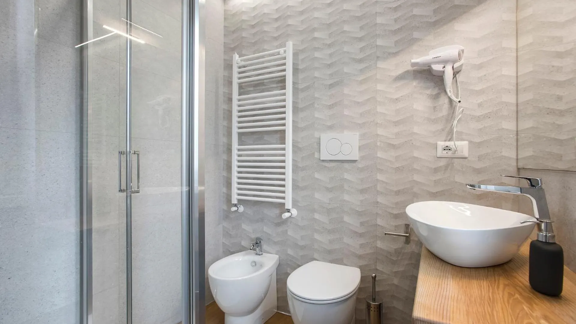 Raven Color Hotel Rome Guest house